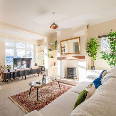 Charming Cottage Getaway In Altrincham Ngoại thất bức ảnh
