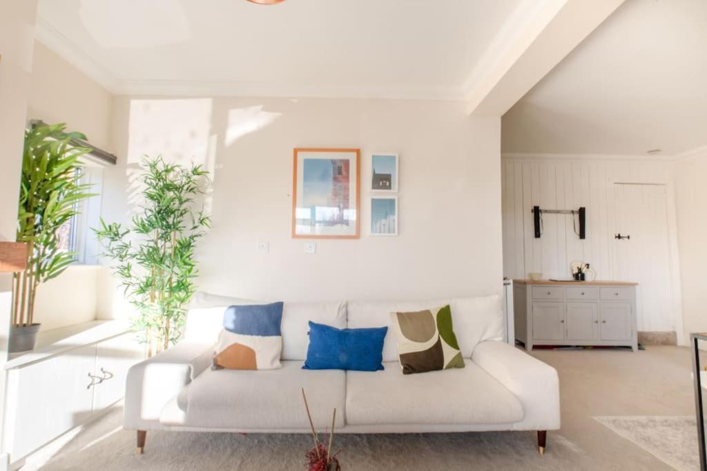 Charming Cottage Getaway In Altrincham Ngoại thất bức ảnh