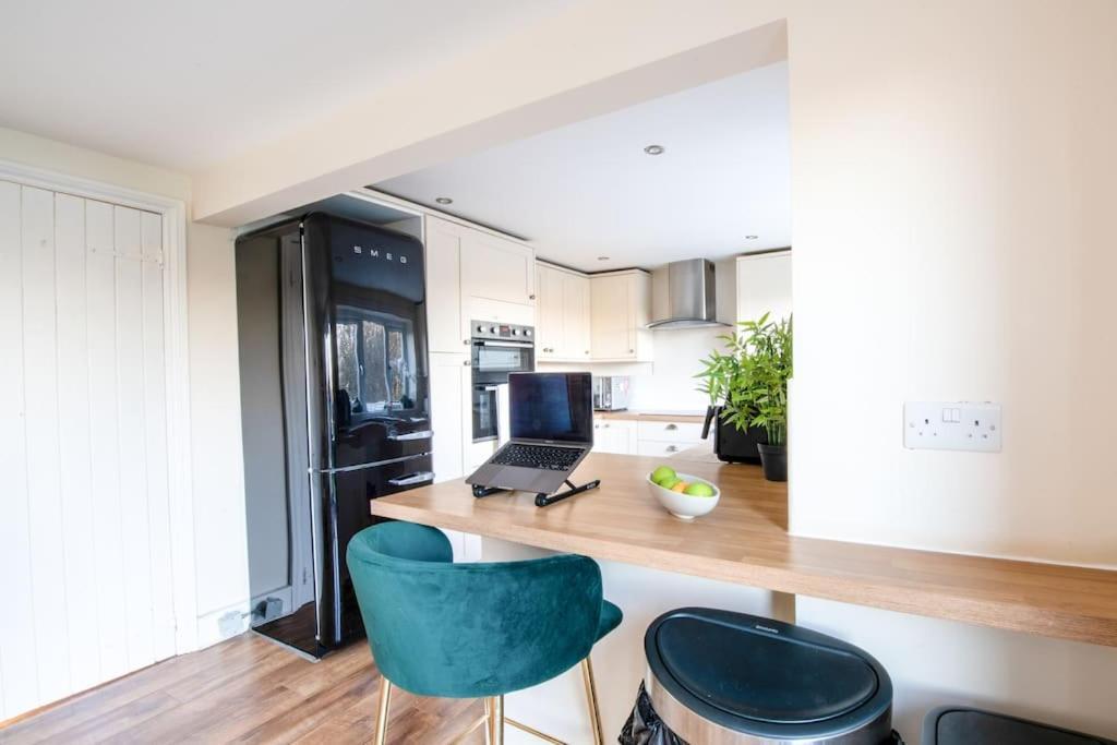 Charming Cottage Getaway In Altrincham Ngoại thất bức ảnh