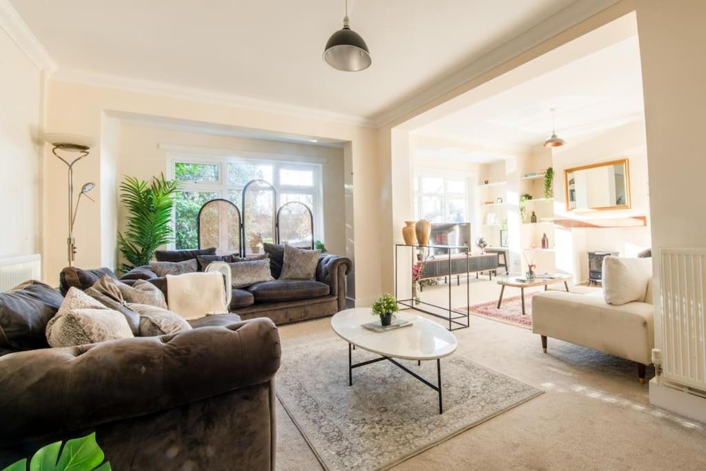 Charming Cottage Getaway In Altrincham Ngoại thất bức ảnh