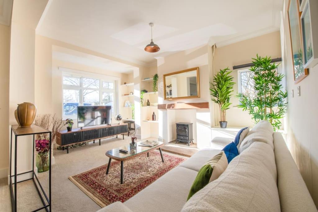 Charming Cottage Getaway In Altrincham Ngoại thất bức ảnh